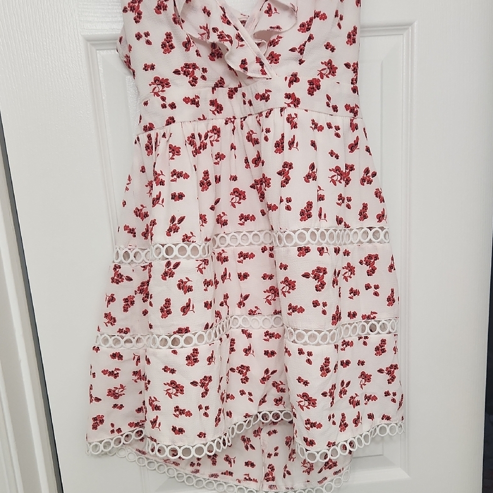 Floral Ruffle Sleeveless Top - Picture 3 of 10